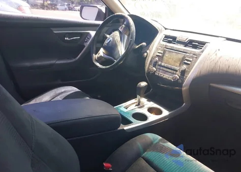 2015 Nissan Altima 2.5 Sv z USA, uszkodzony, nr VIN 1N4AL3AP9FC195232